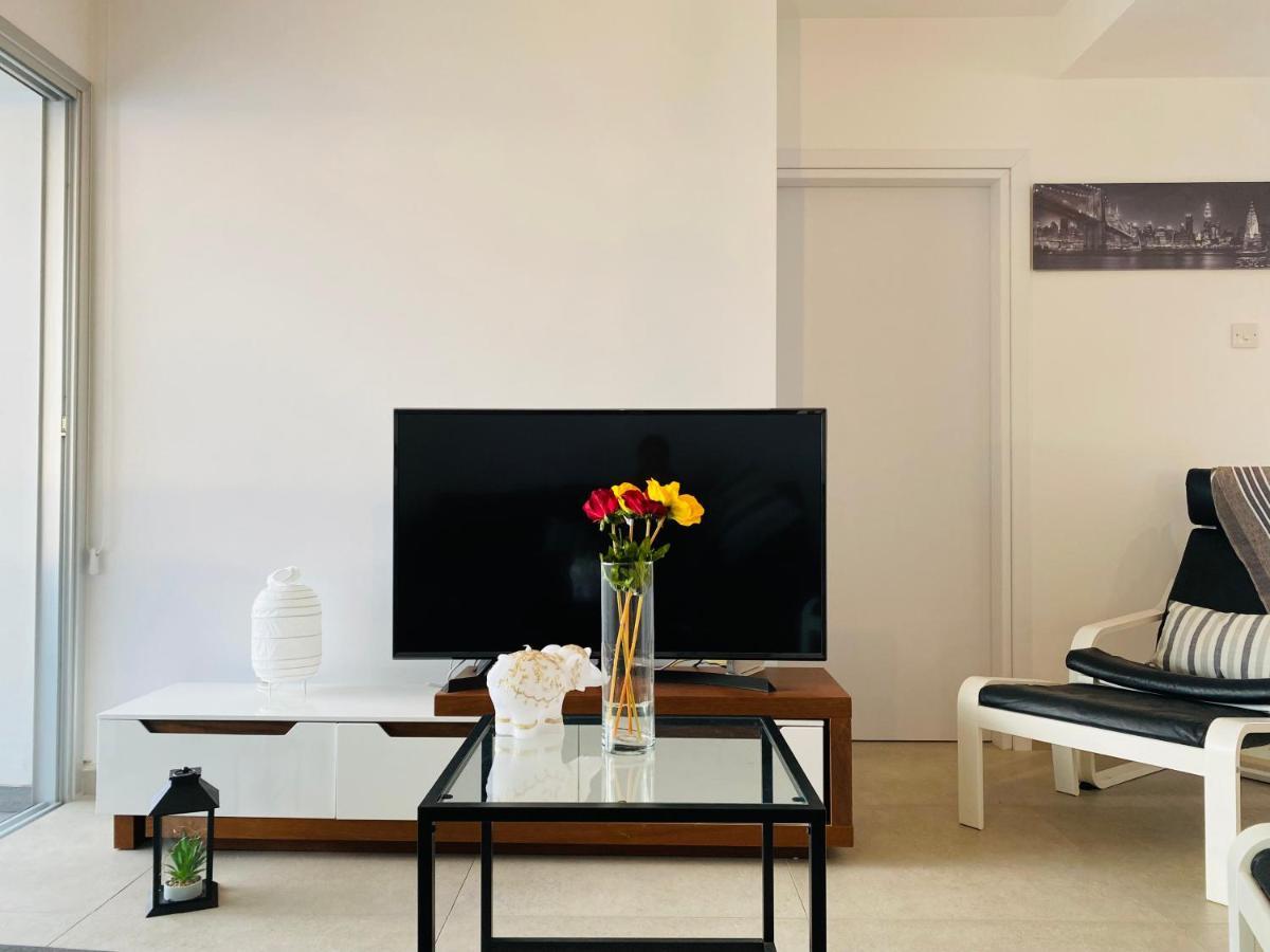 Panoramic Seaside Getaway, 2-br Penthouse Appartement